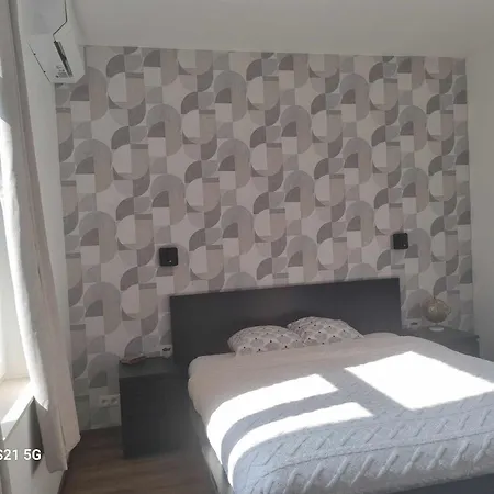 Welcome-renovated & Air-conditioned